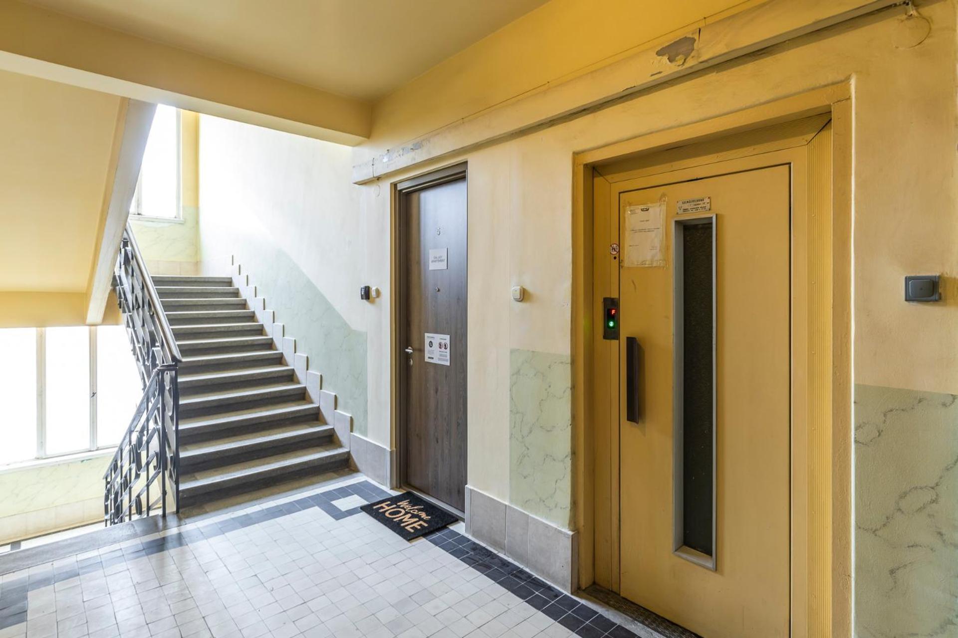 Galaxy Apartement Lift Parking Boedapest Buitenkant foto