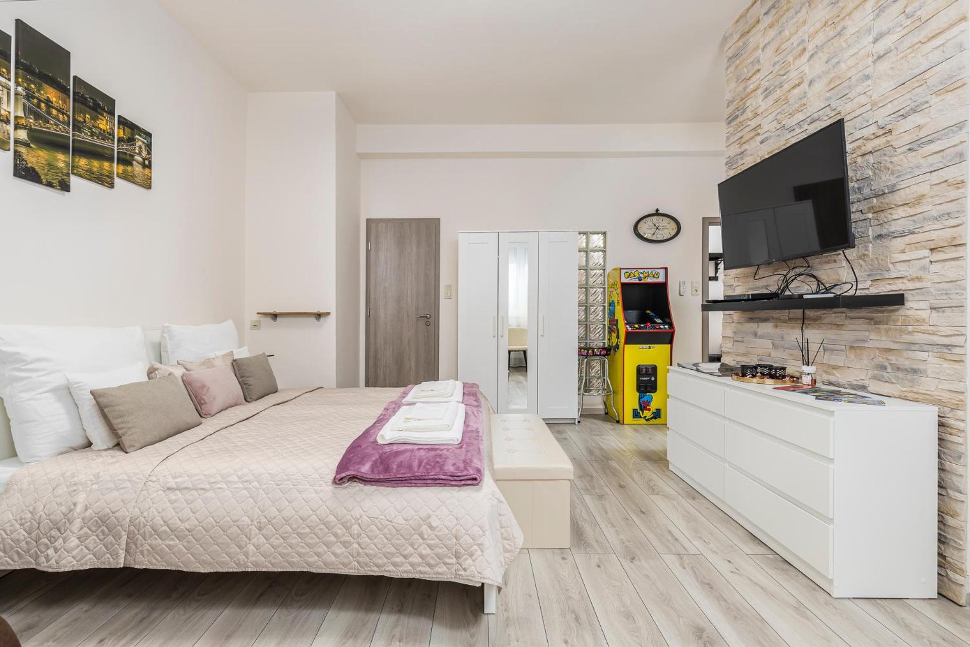 Galaxy Apartement Lift Parking Boedapest Buitenkant foto